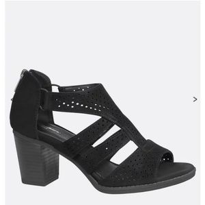 Rory perforated sandals size 11w cloudwalkers